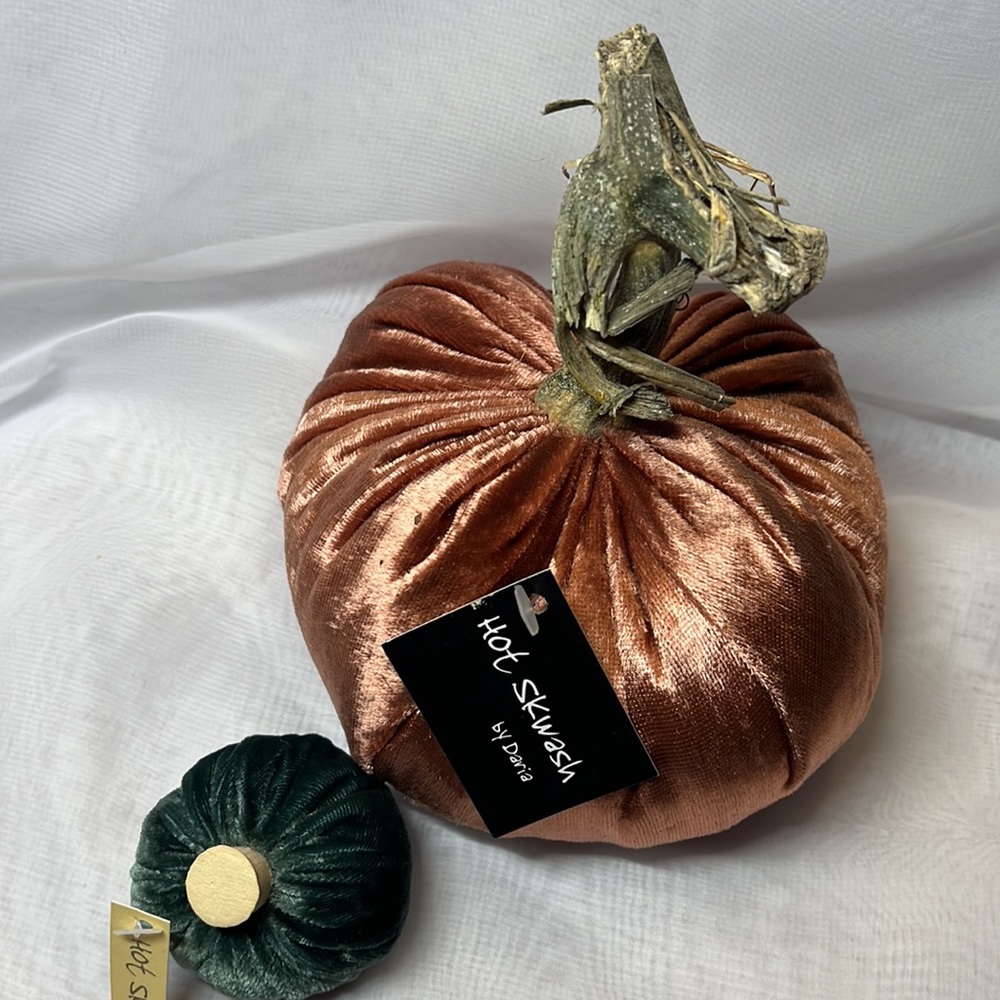 Hot Skwash by Daria Pumpkins